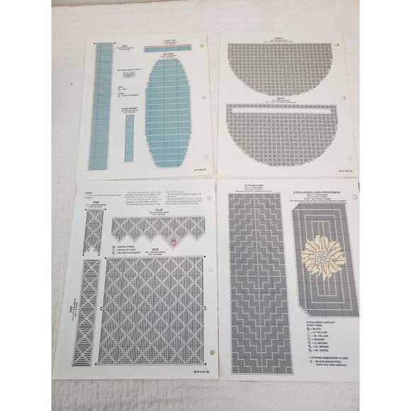 (J5) 1993 Annie's Attic Plastic Canvas Pattern Fashion Accessories Lot of 4 - Picture 6 of 7